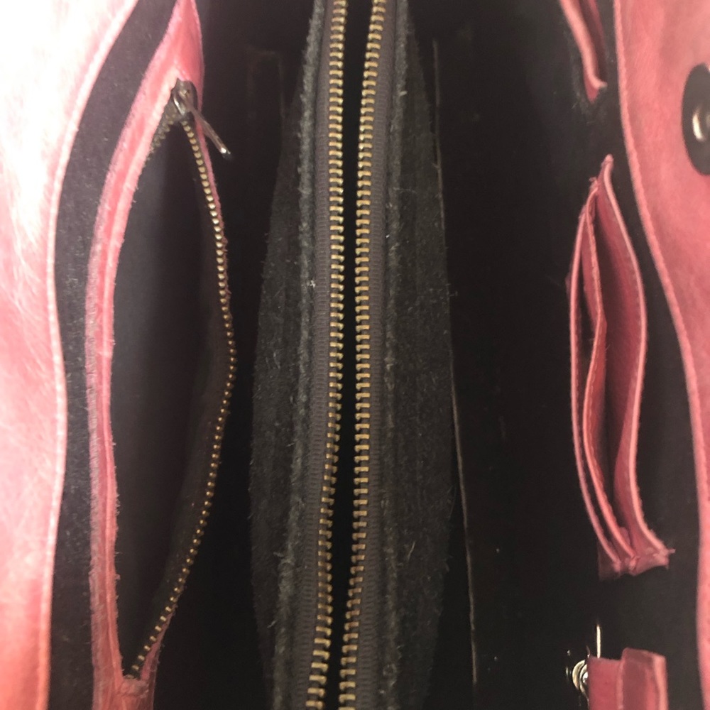Juan Antonio hand-tooled and designed pink leather bag with everything you need! - Picture 10 of 16
